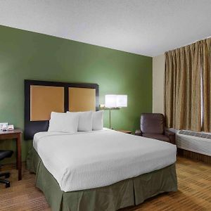 Estudio con Cama Queen Adaptado para Discapacitados